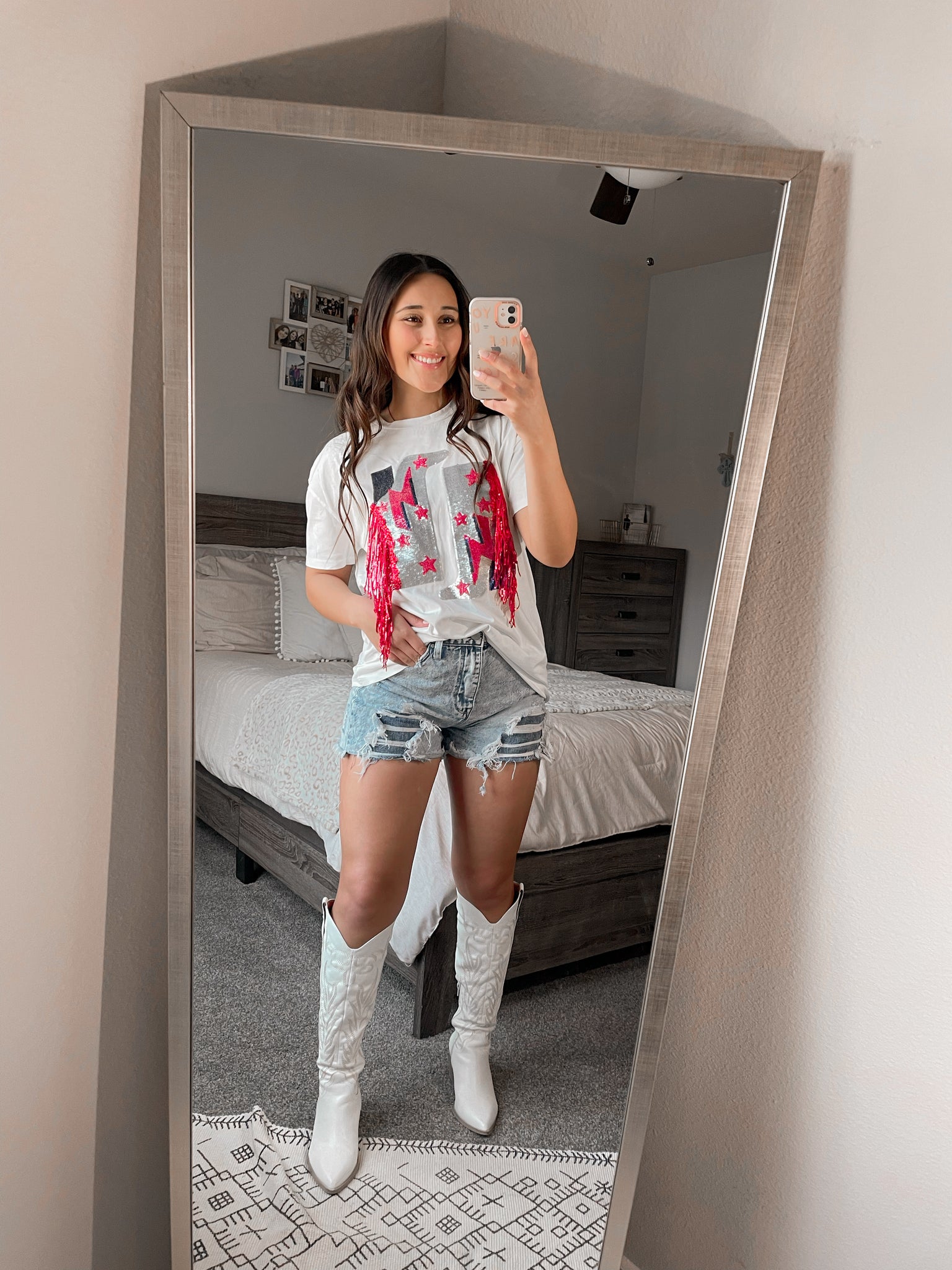 Sequin Boots red & white tee